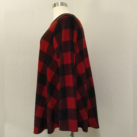 Curvy Lovey Long Sleeve Buffalo Plaid Swing Tunic - Picture 2 of 5